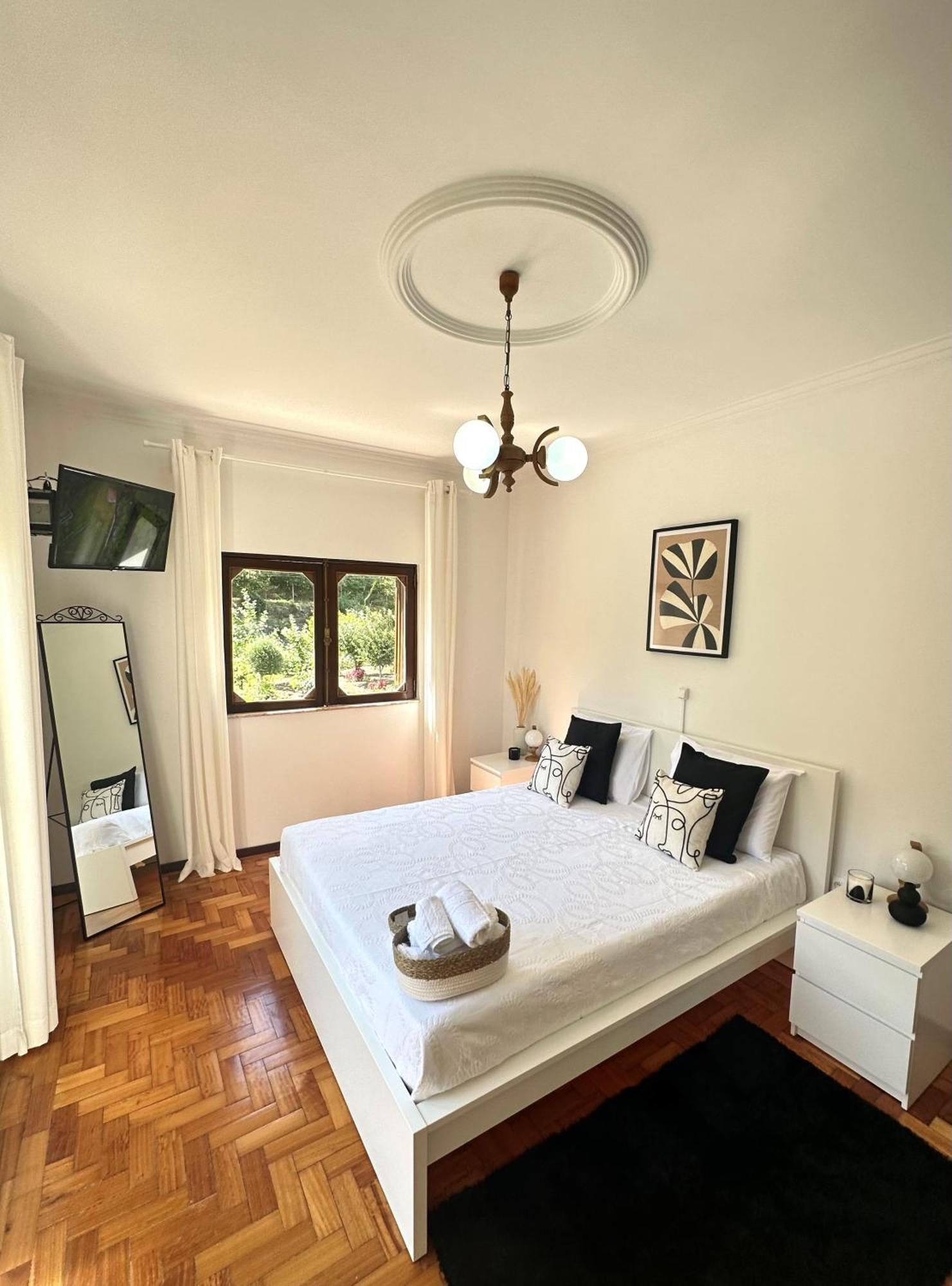 Vila Guia In Valdreu Braga Extérieur photo
